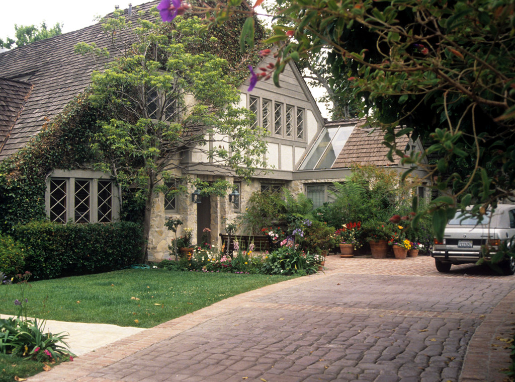 5 Things You Didn T Know About O J Simpson S Infamous Old House